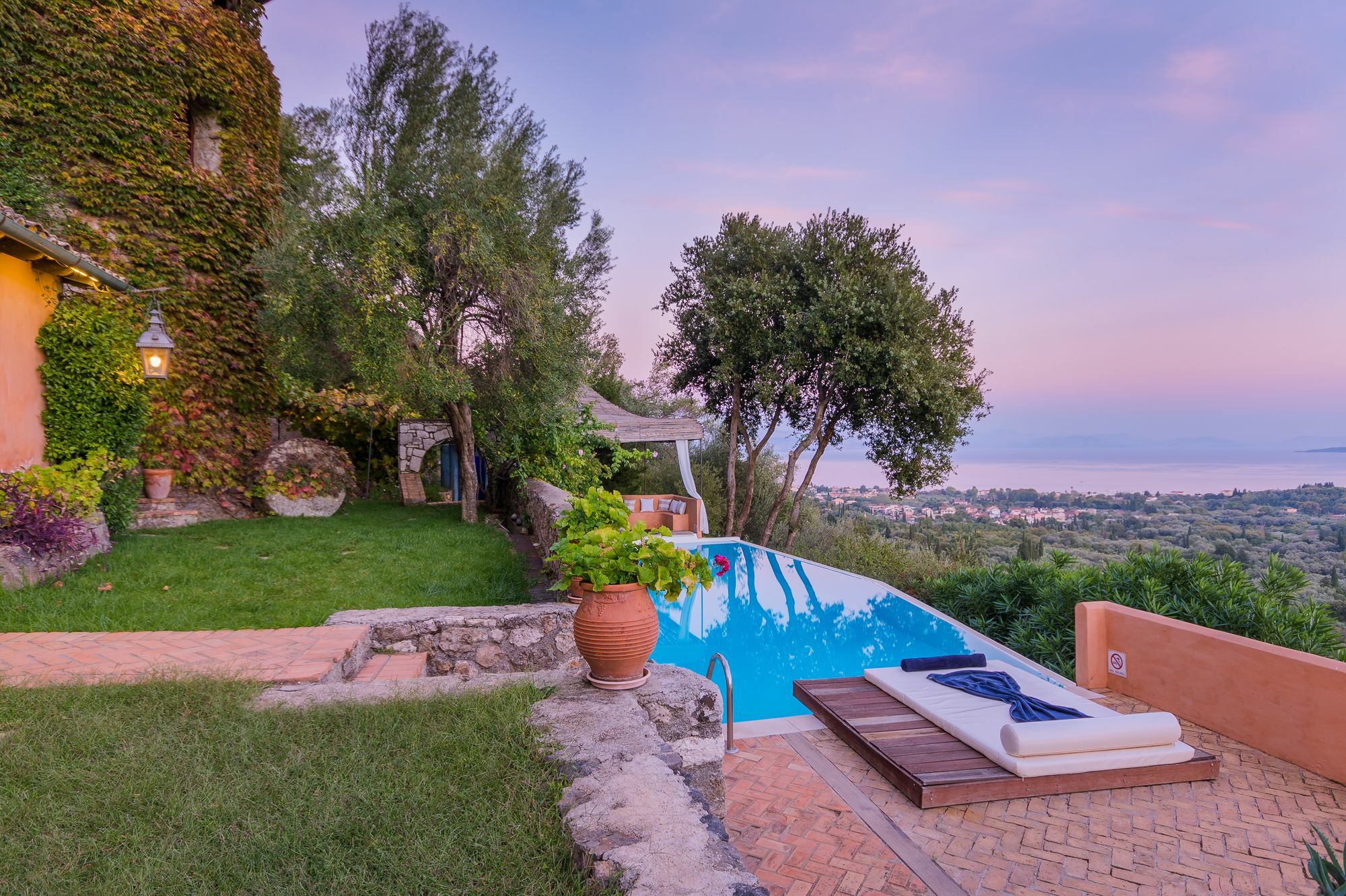 Villa Melolia Ипсос Экстерьер фото